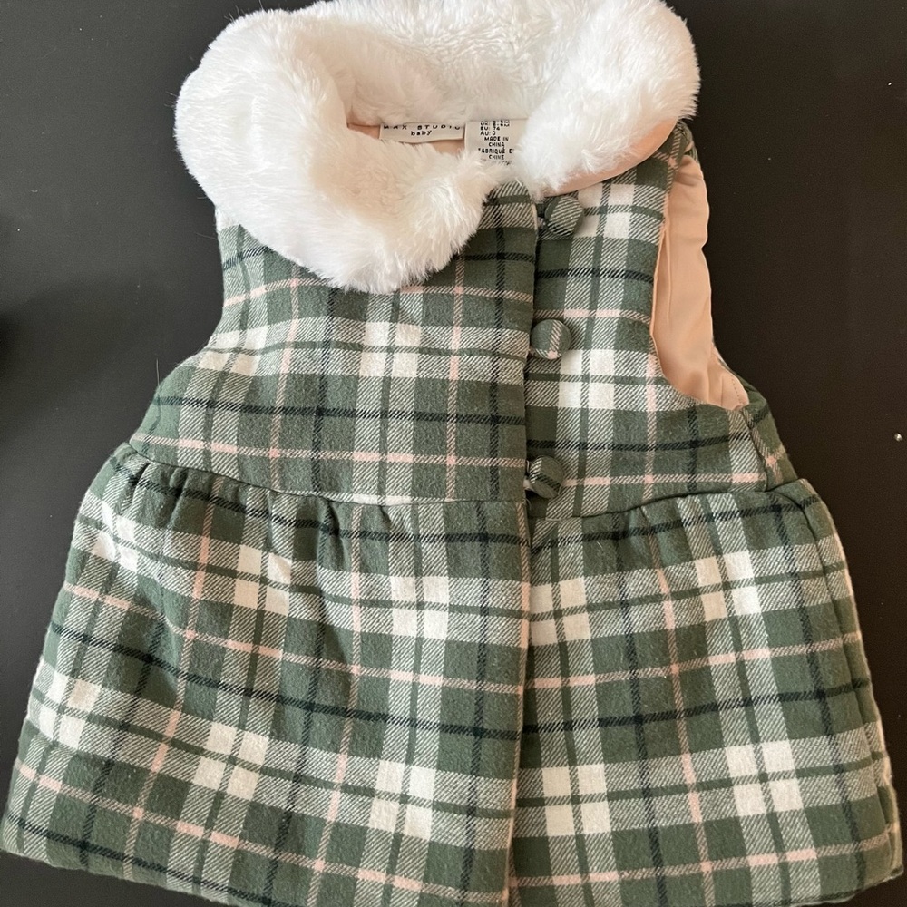 Max Studio Baby Green & White Plaid Cozy Vest 6-9 Months EUC
